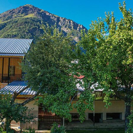 Givi Kakhiani'S Guesthouse Zhabeshi Kültér fotó