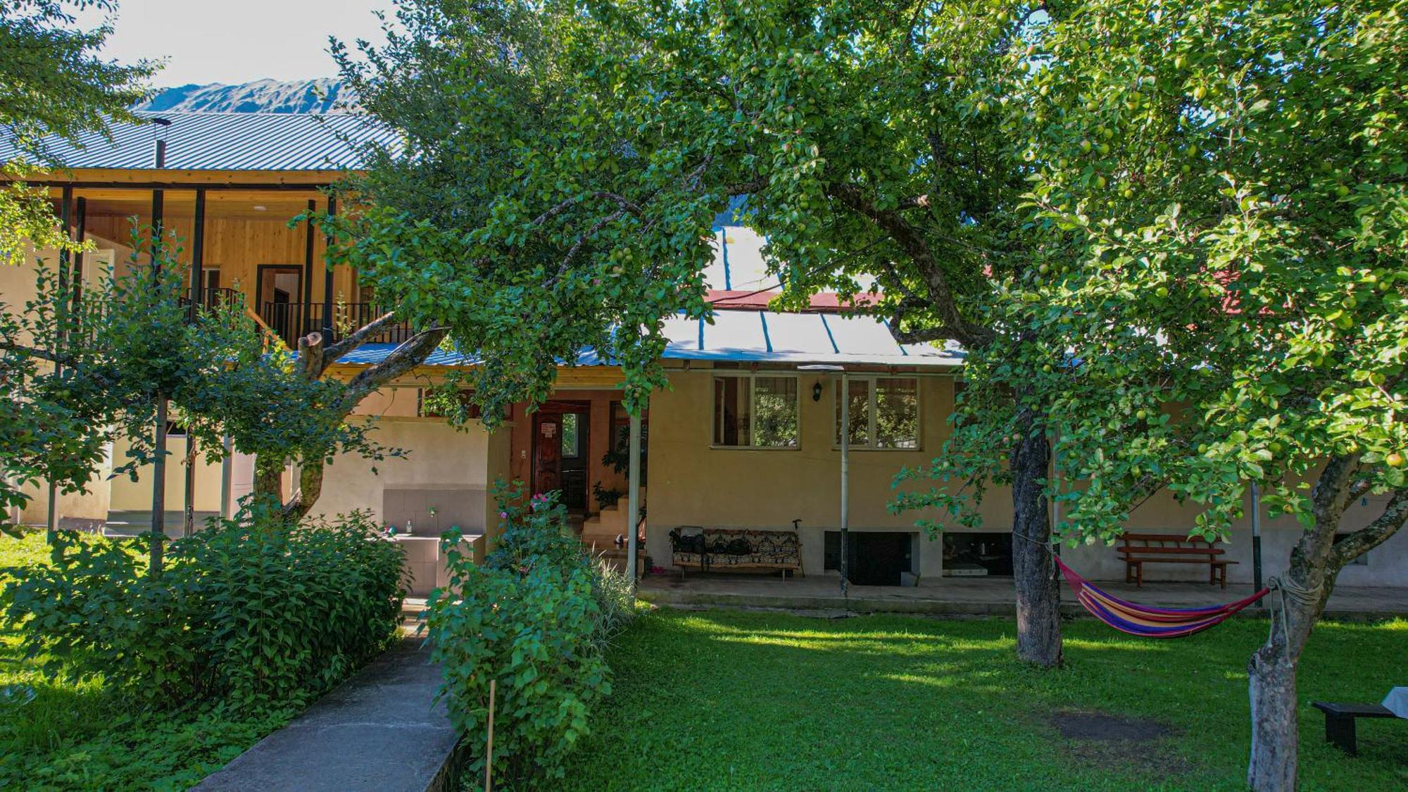 Givi Kakhiani'S Guesthouse Zhabeshi Kültér fotó