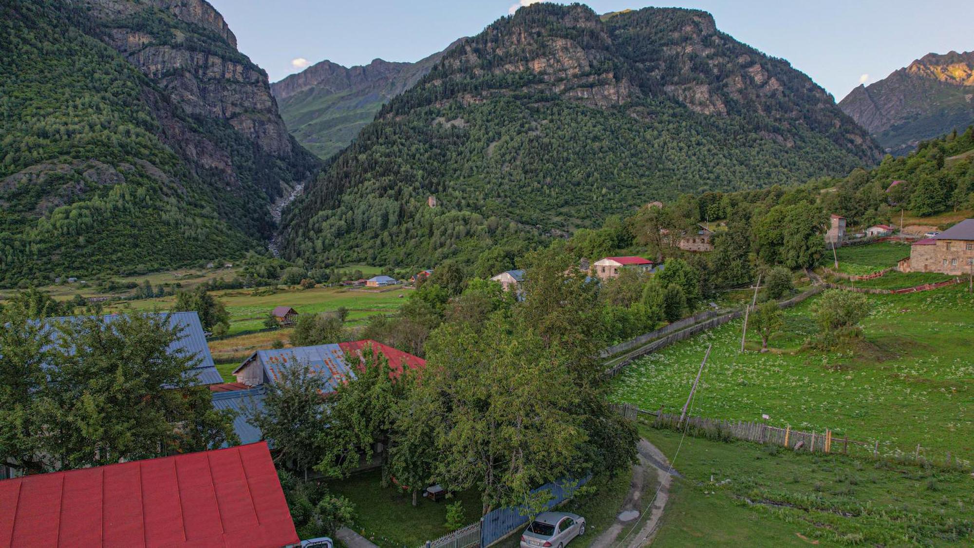 Givi Kakhiani'S Guesthouse Zhabeshi Kültér fotó