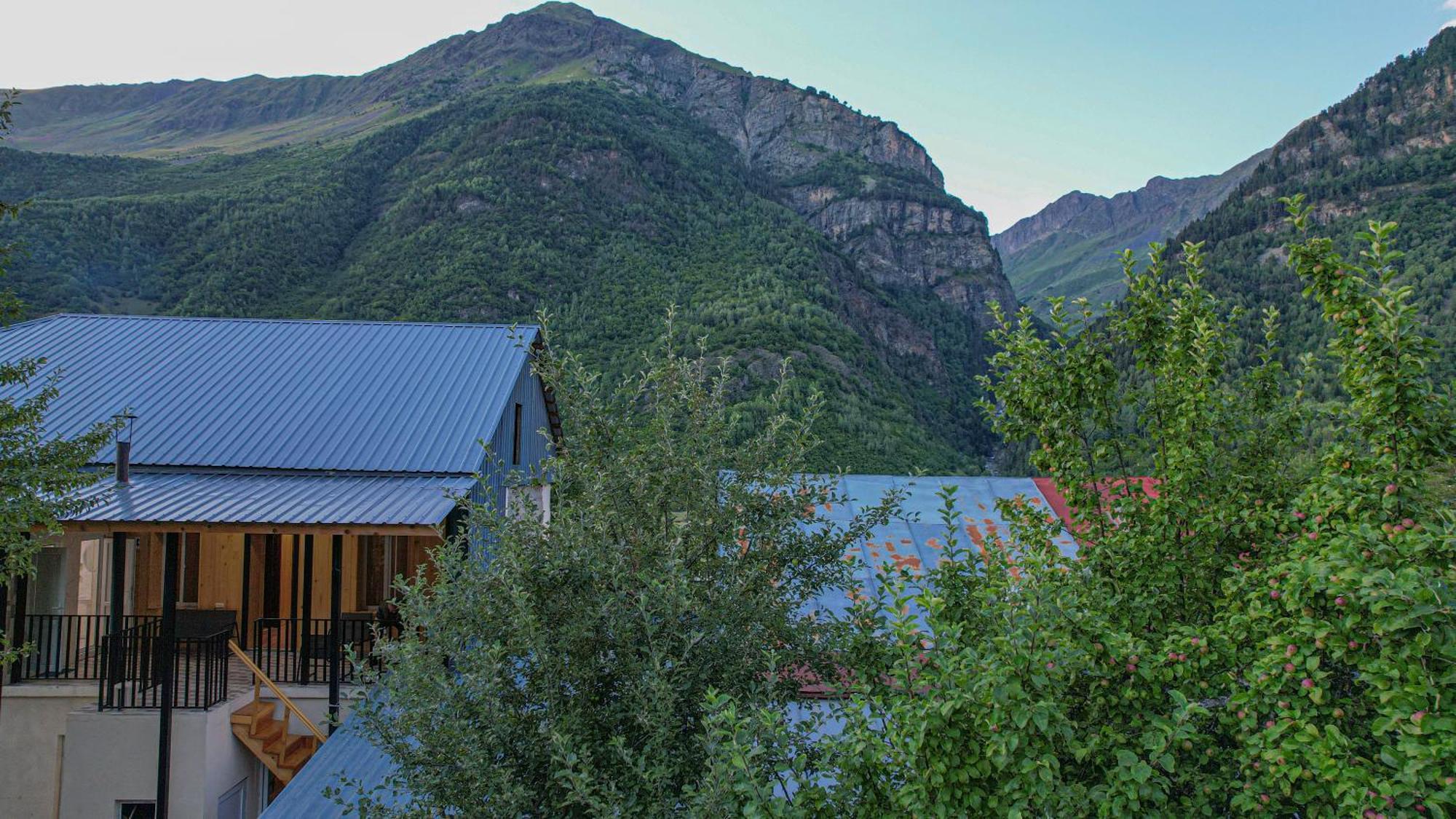 Givi Kakhiani'S Guesthouse Zhabeshi Kültér fotó