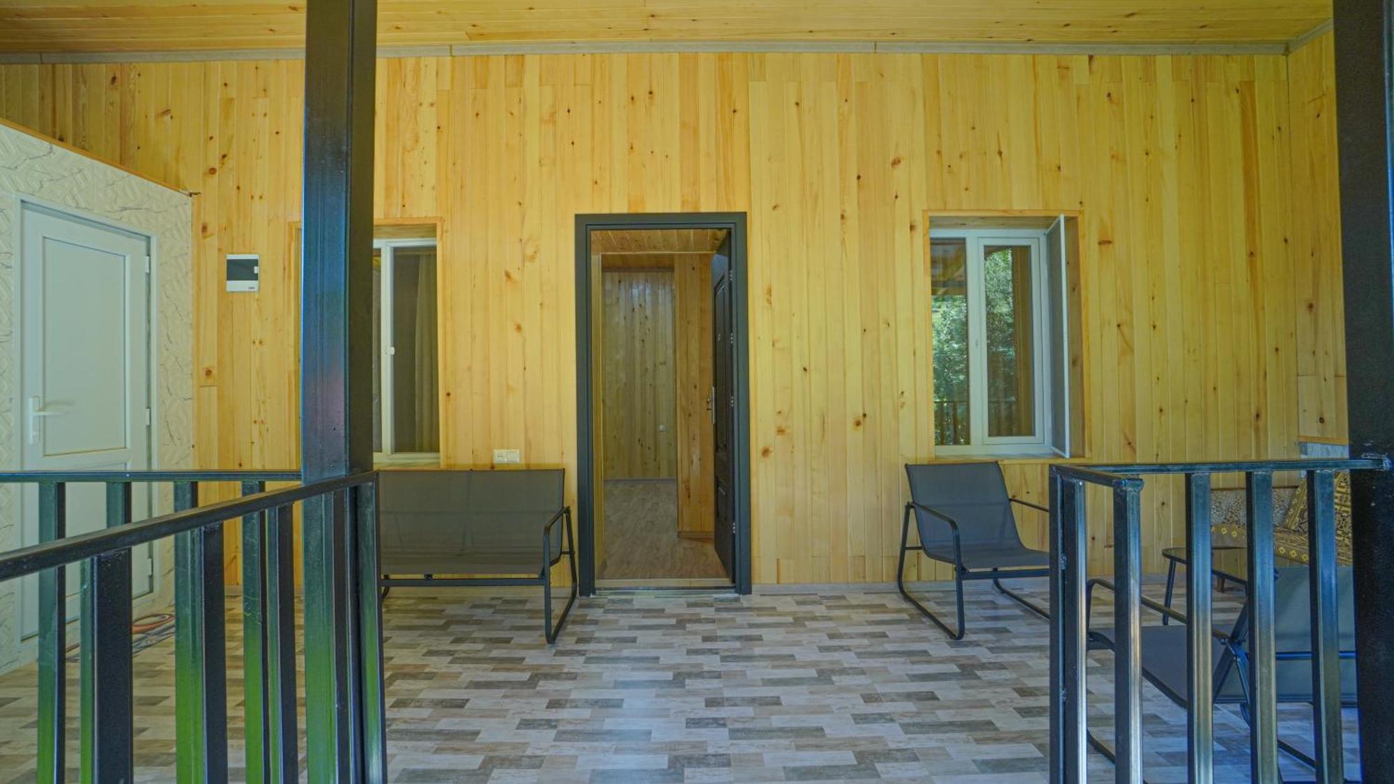 Givi Kakhiani'S Guesthouse Zhabeshi Kültér fotó